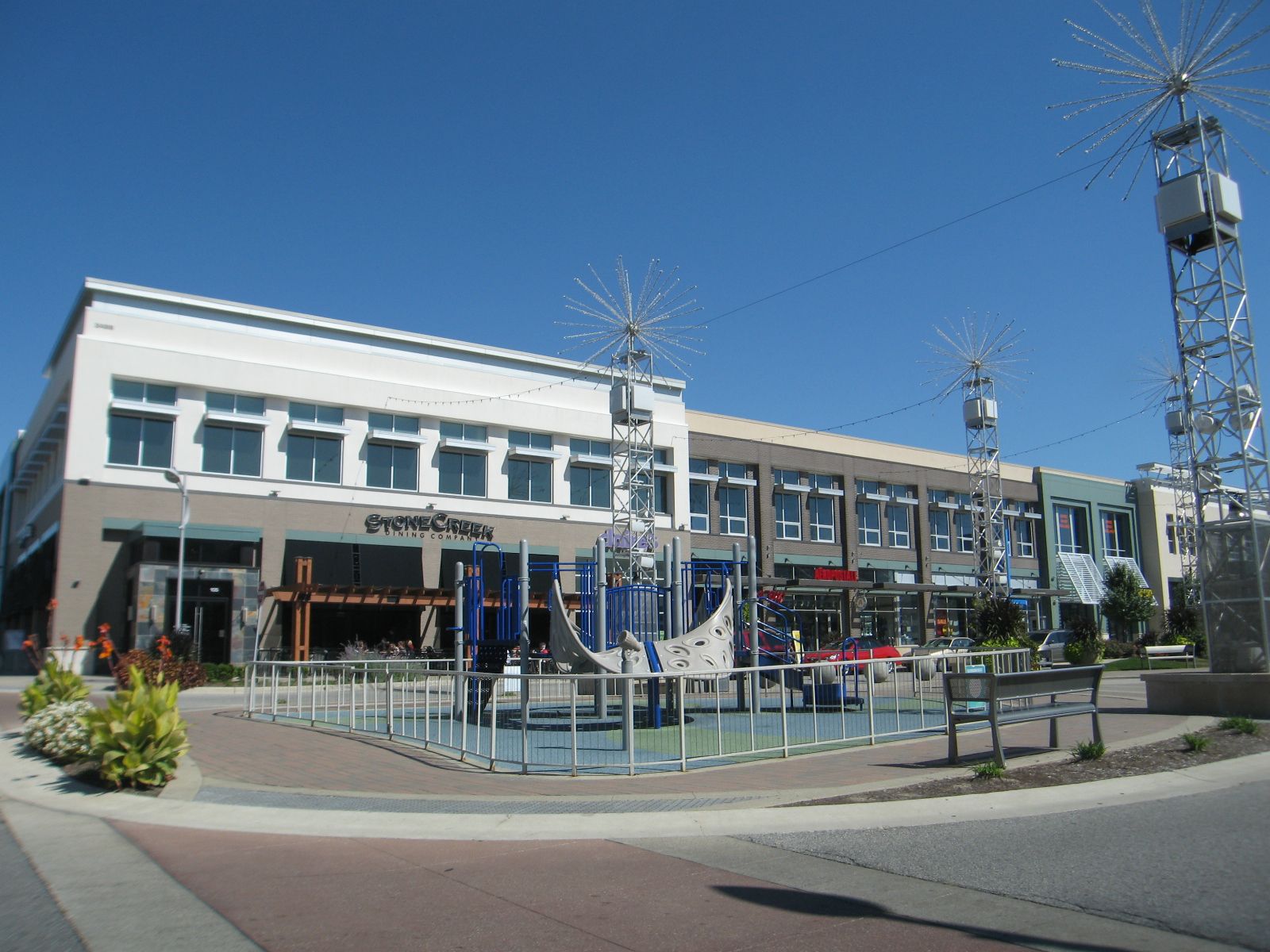 Locations Hub - Metropolis Mall